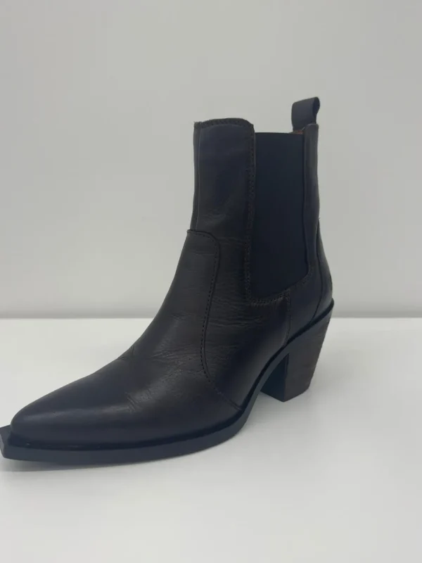 APPLE OF EDEN Brown Cowboy Boots