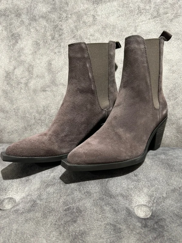 APPLE OF EDEN Grey Suede Boots