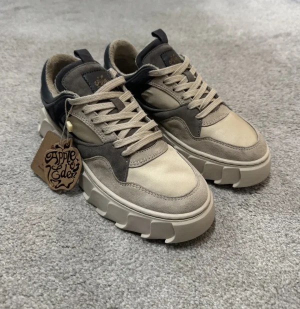 APPLE OF EDEN Grey Trainer