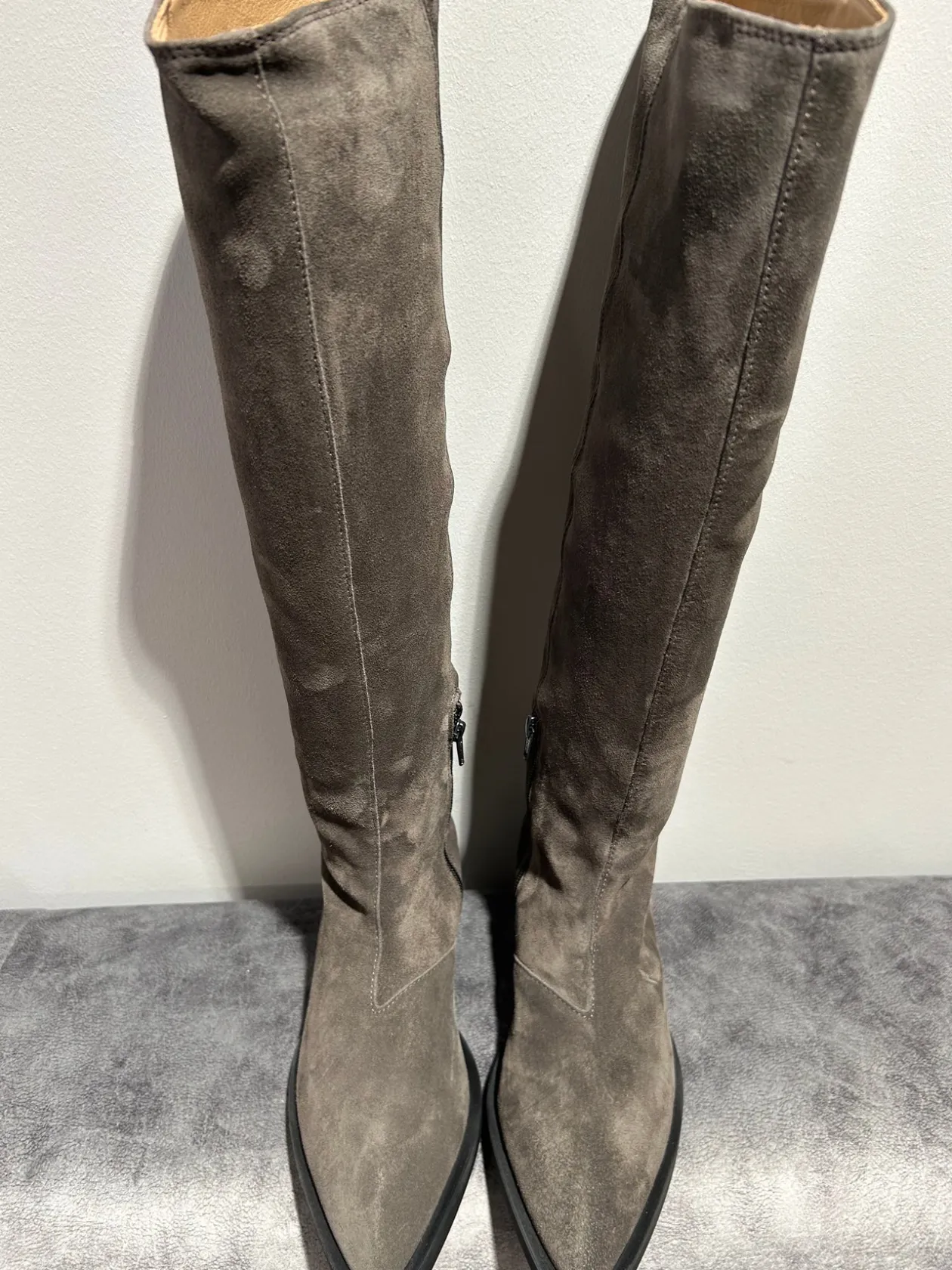 copenhagen_grey_knee_high_2.webp COPENHAGEN Grey Knee High Boots