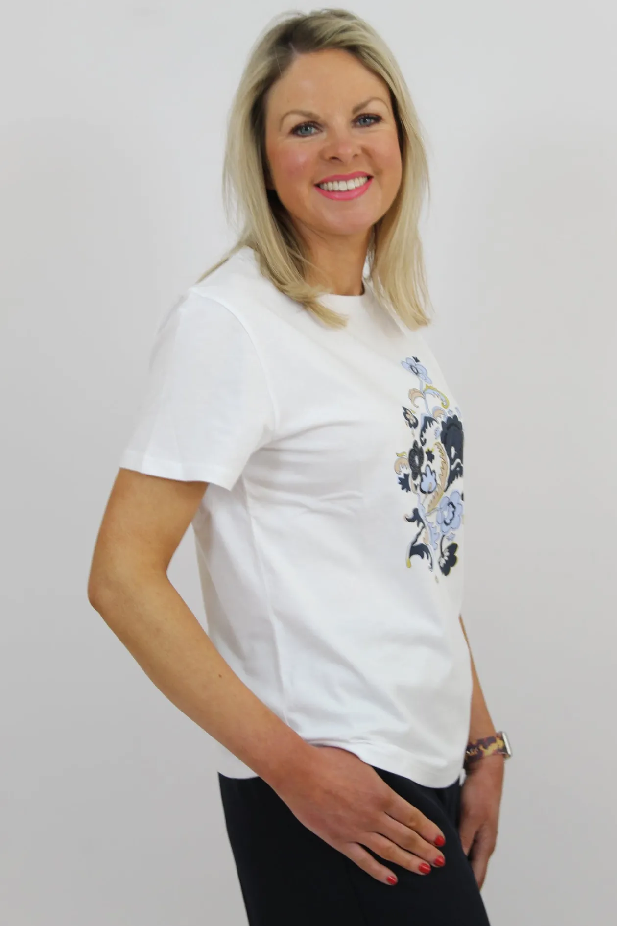 emme_abstract_tshirt_2.webp EMME Abstract T-shirt