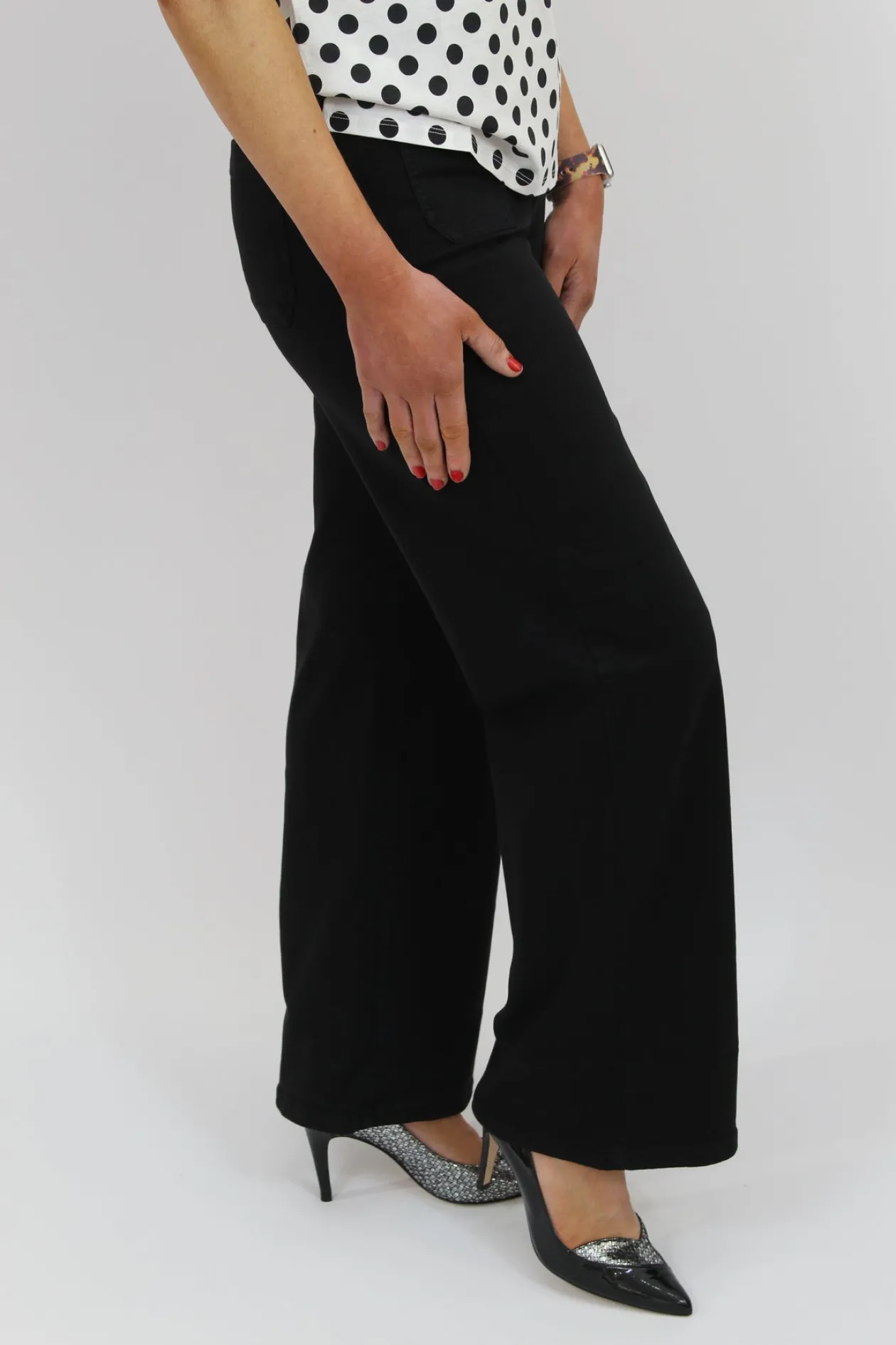 emme_black_trousers_with__3.webp EMME Black Trousers With Patch Pocket