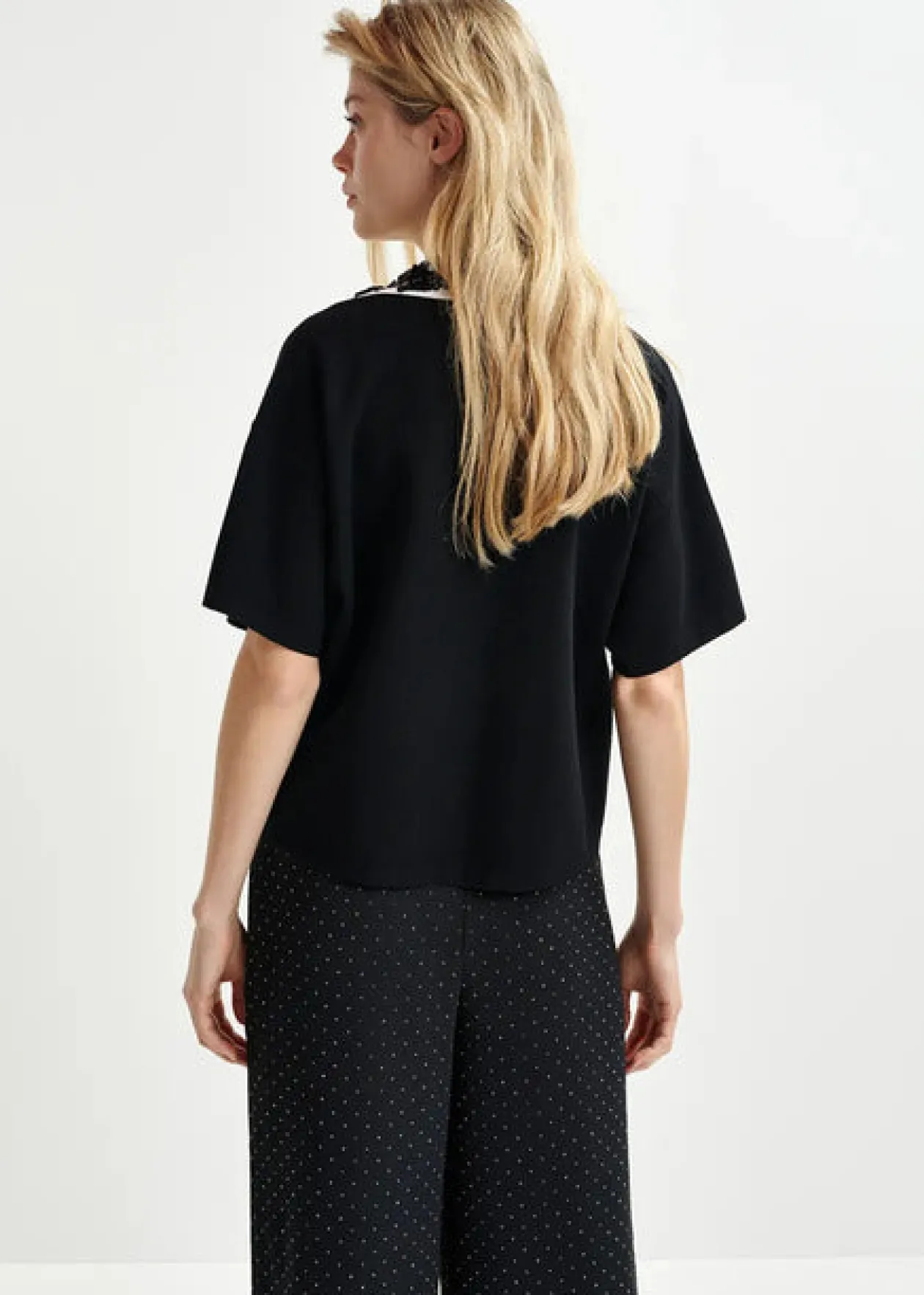essentiel_black_top_with__3.webp ESSENTIEL Black Top With with sequin and beads