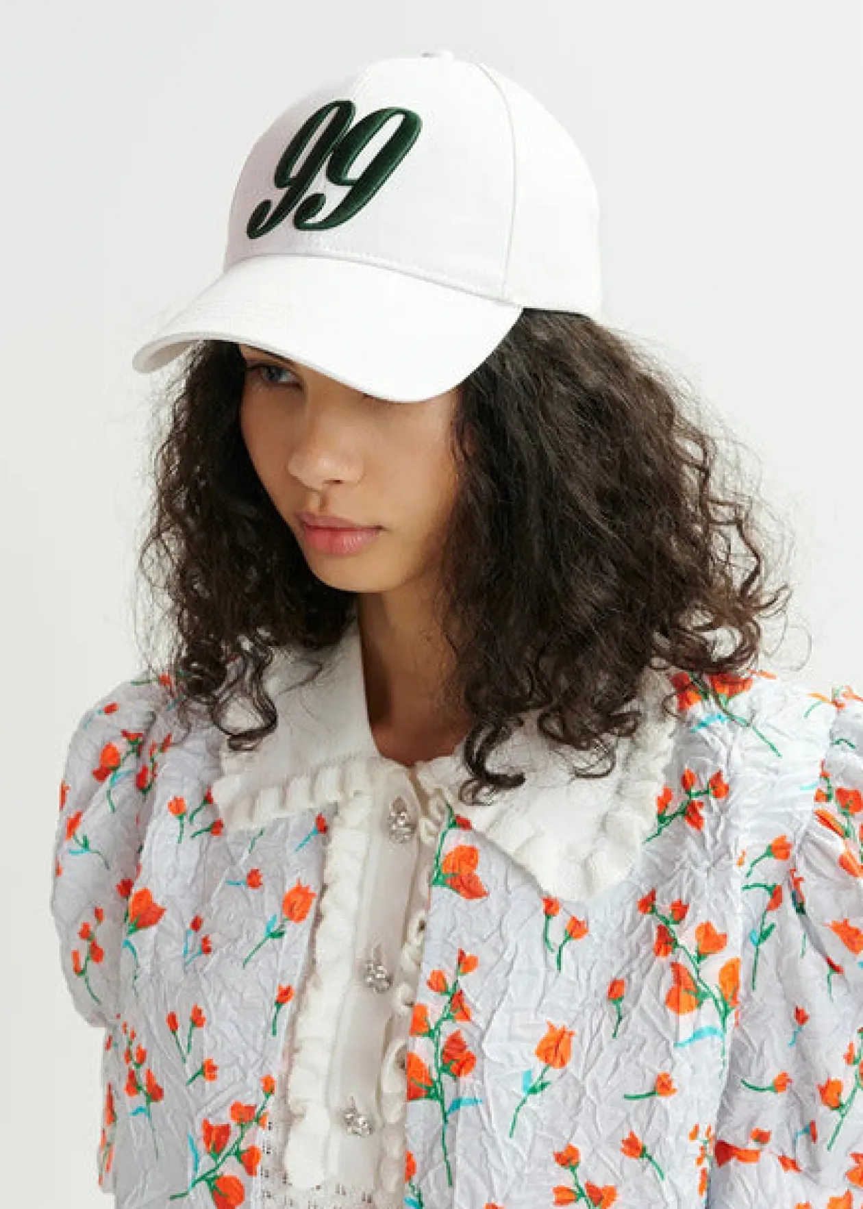 essentiel_floral_jacket_w_2.webp ESSENTIEL Floral Jacket With Puffed Sleeves