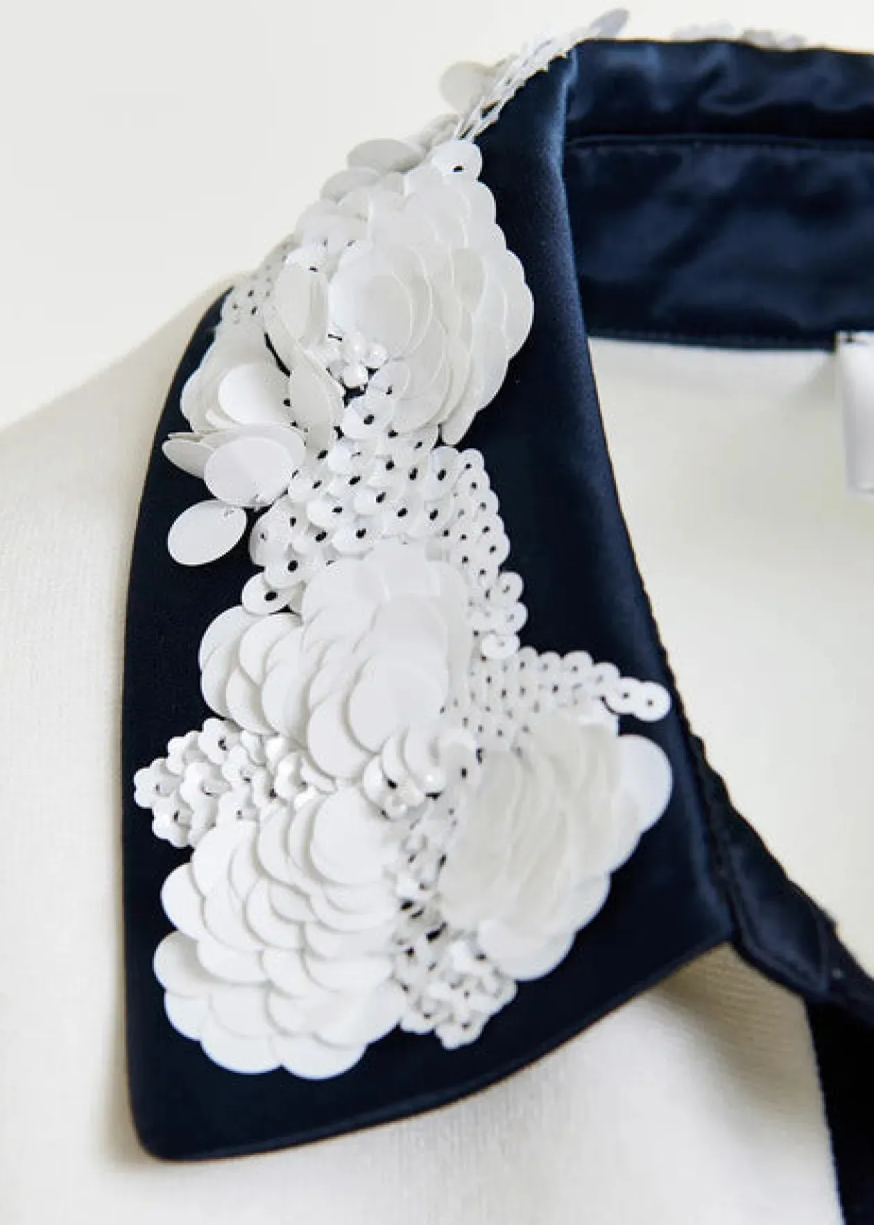 essentiel_white_top_with__2.webp ESSENTIEL White Top With with sequin and beads
