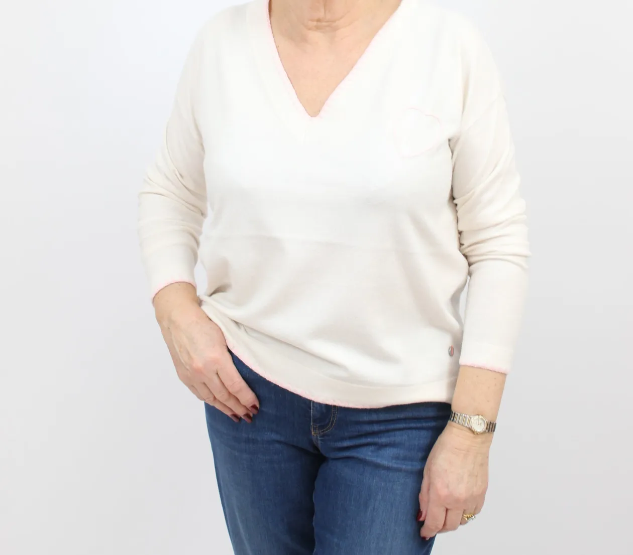 frieda_amp_freddies_cream_0-1.webp FRIEDA & FREDDIES Cream V neck Sweater