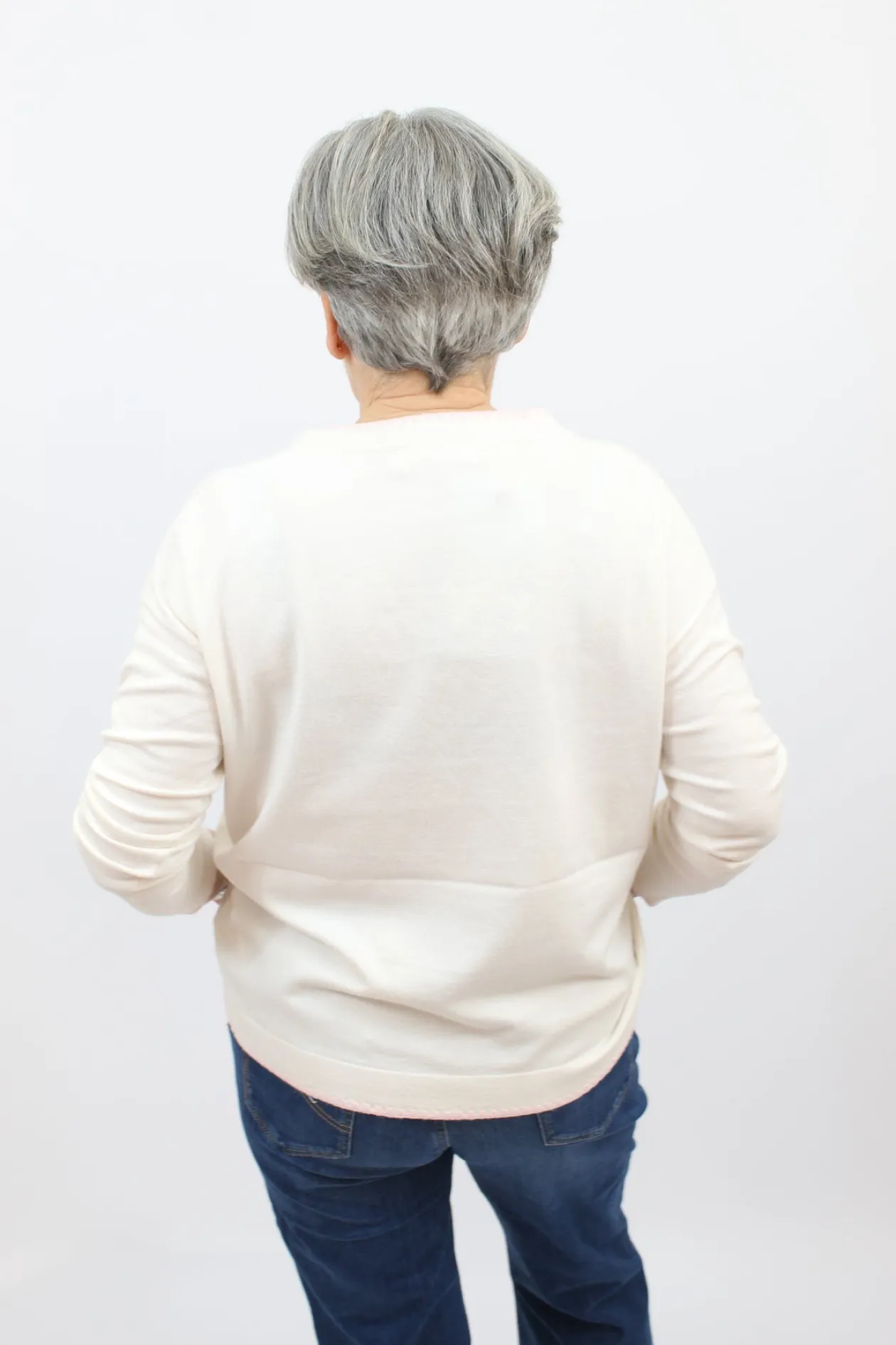 frieda_amp_freddies_cream_3-1.webp FRIEDA & FREDDIES Cream V neck Sweater