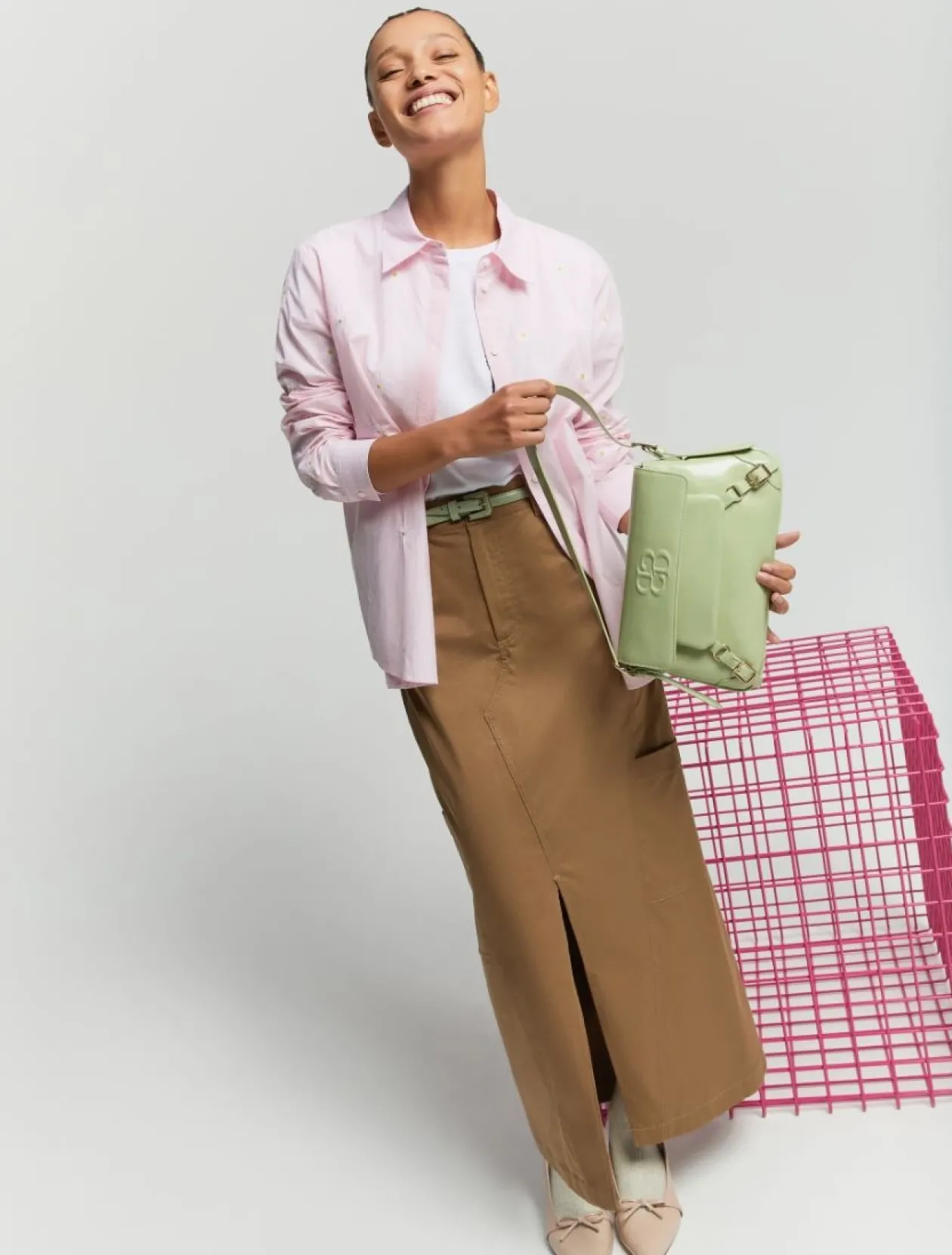 iblues_pink_daisy_shirt_2.webp IBLUES Pink Daisy Shirt