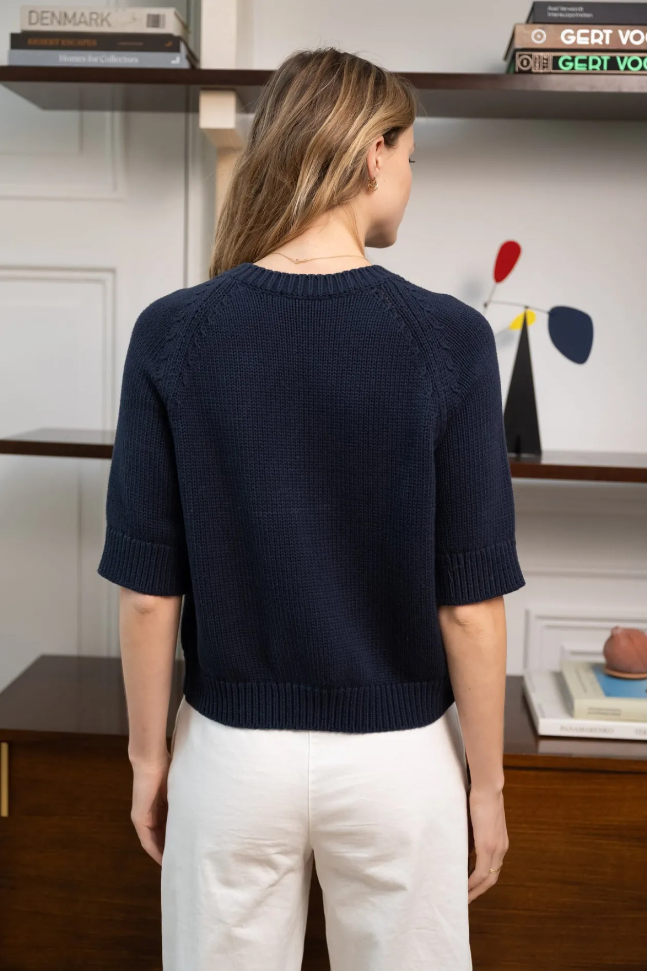 jeff_shortsleeve_navy_car_3.webp JEFF Short-Sleeve Navy Cardigan