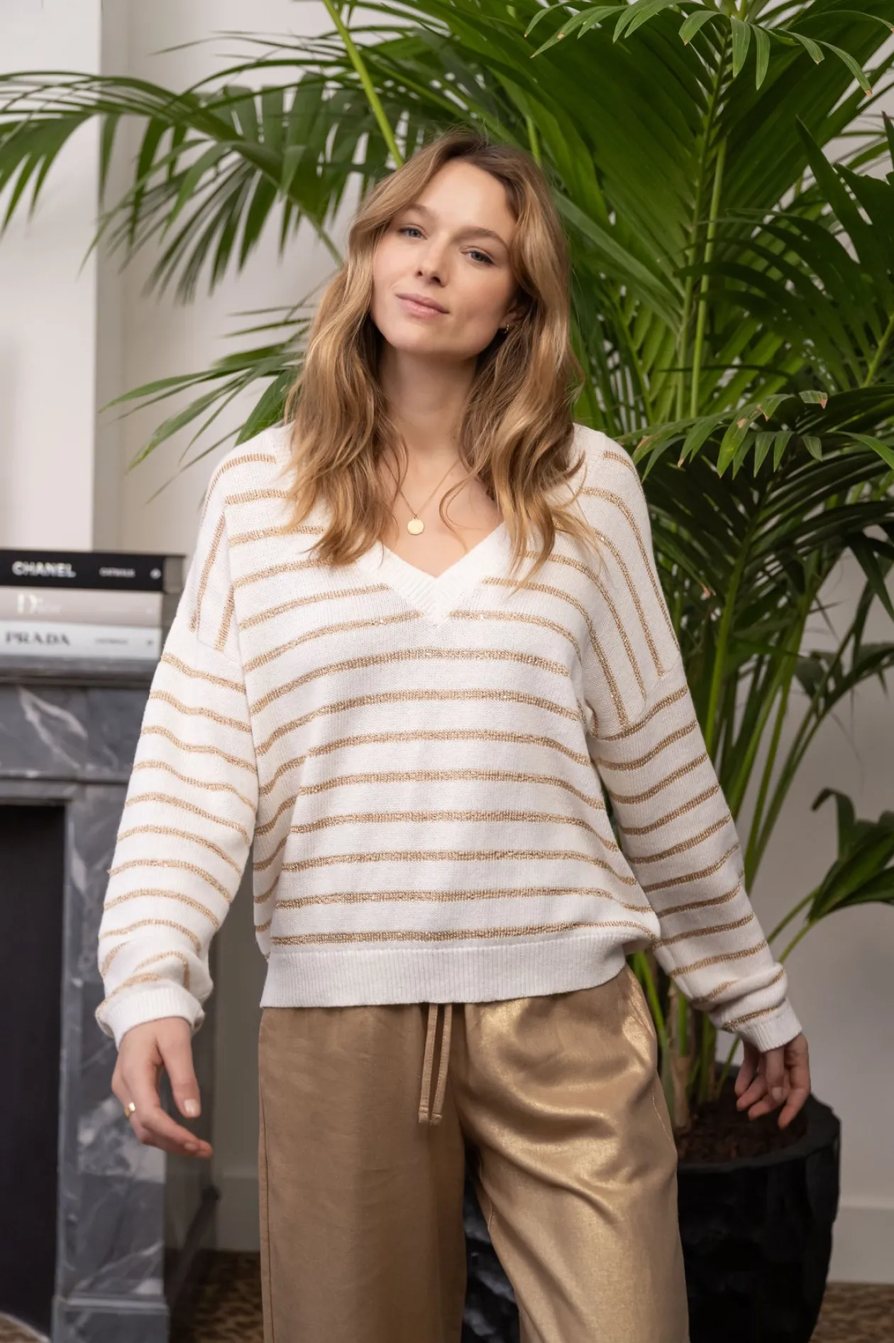 jeff_white_sweater_with_b_1.webp JEFF White Sweater With Beige Stripes