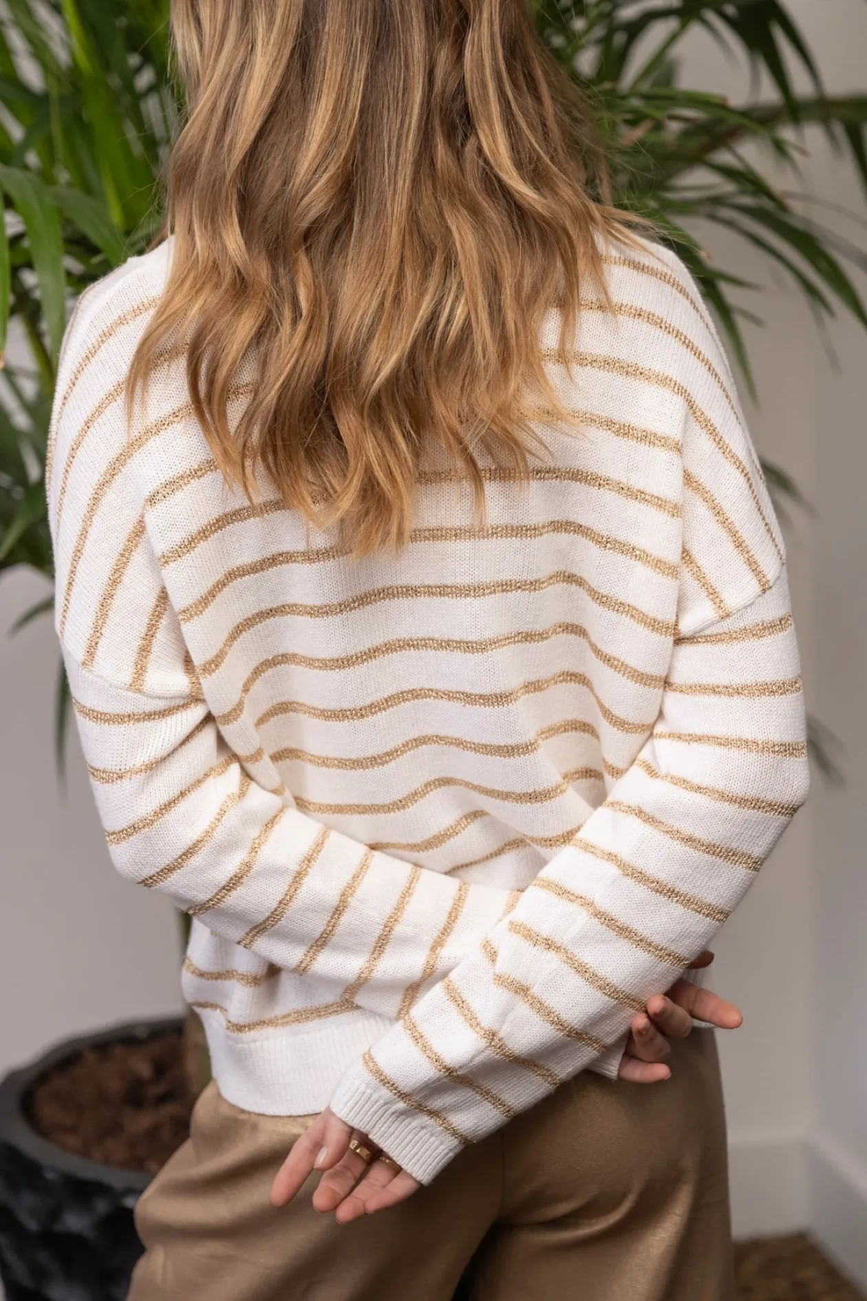 jeff_white_sweater_with_b_4.webp JEFF White Sweater With Beige Stripes