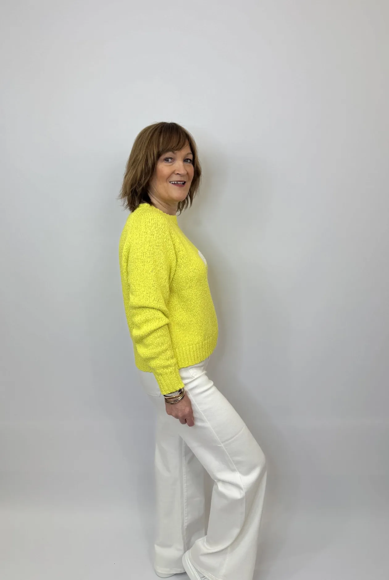 jeff_yellow_heart_sweater_2.webp JEFF Yellow Heart Sweater