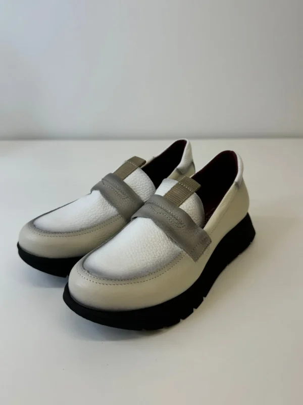 JOSE SAENZ Black & Beige Loafers