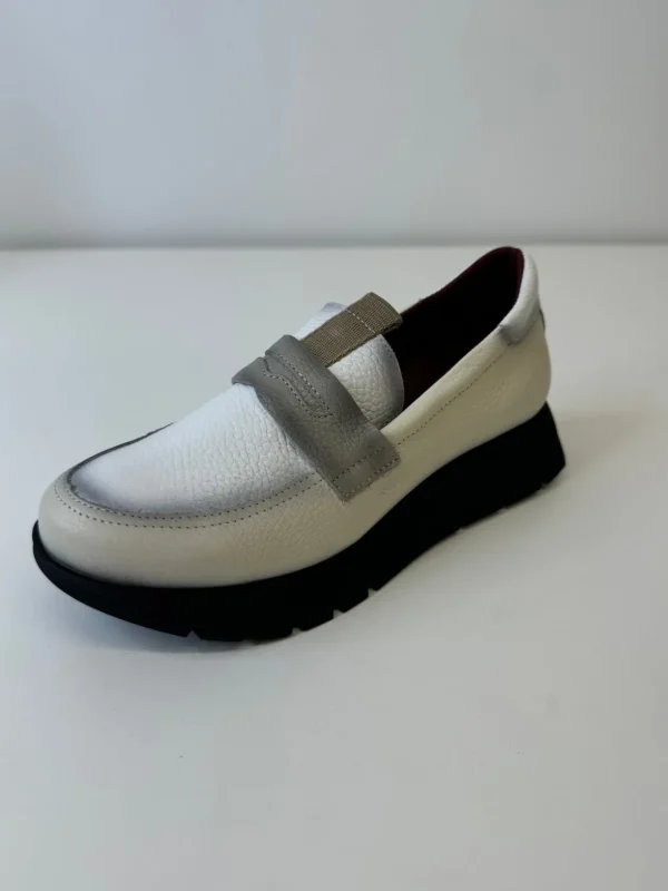 JOSE SAENZ Black & Beige Loafers