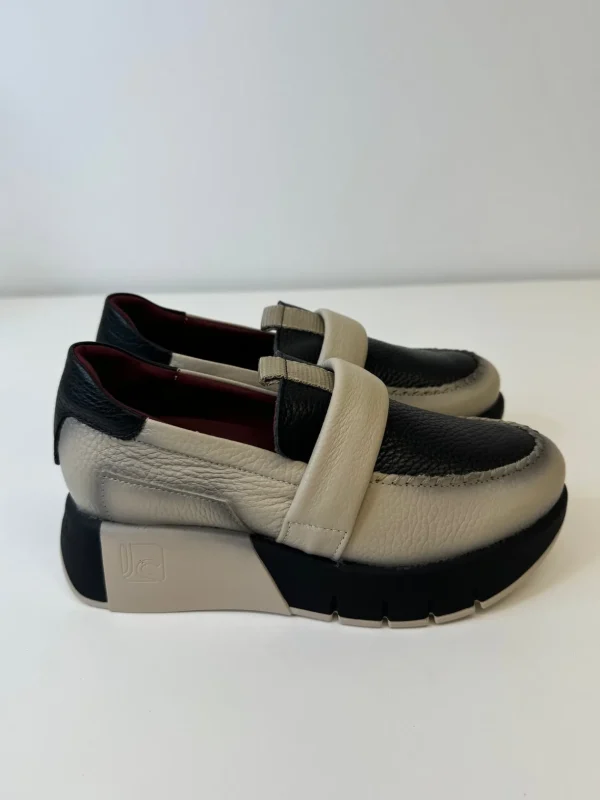 JOSE SAENZ Black & Beige Loafers