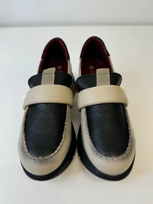 JOSE SAENZ Black & Beige Loafers