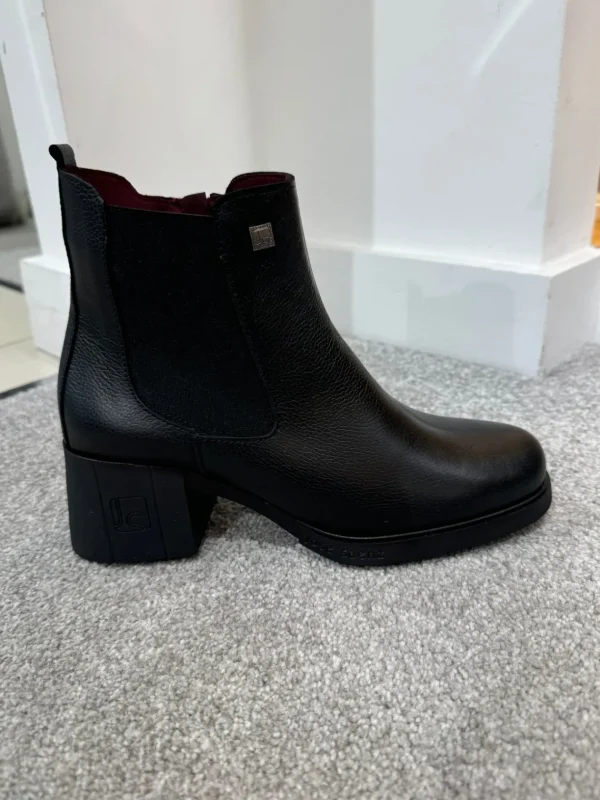 JOSE SAENZ Black Ankle Boots