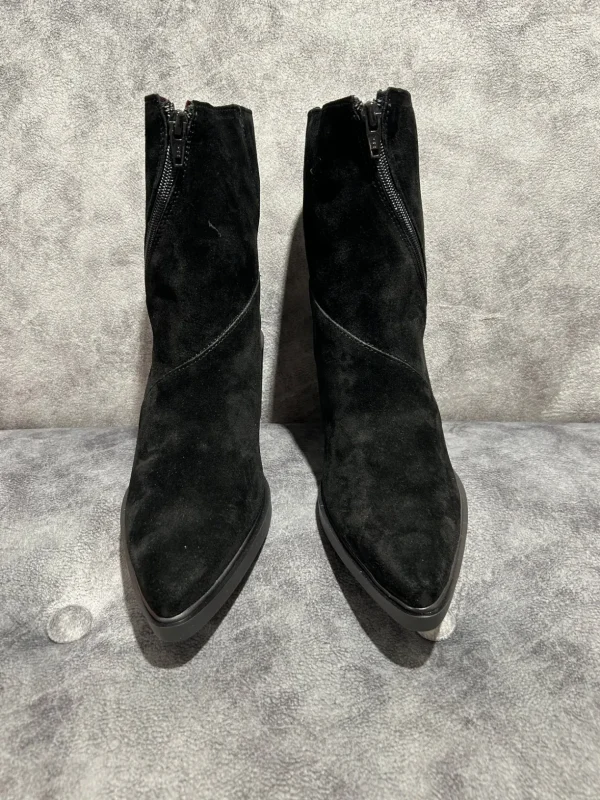 JOSE SAENZ Black suede boots