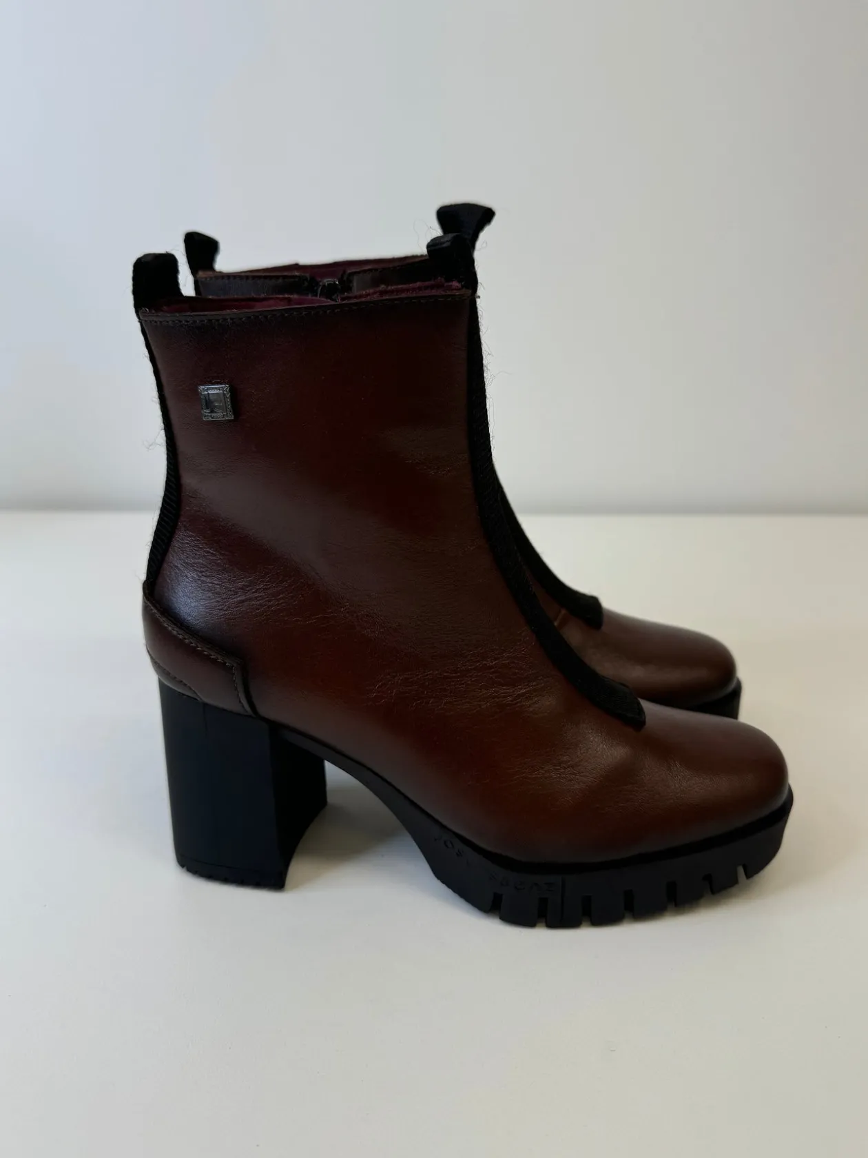 jose_saenz_brown_heel_boo_5.webp JOSE SAENZ Brown Heel Boots