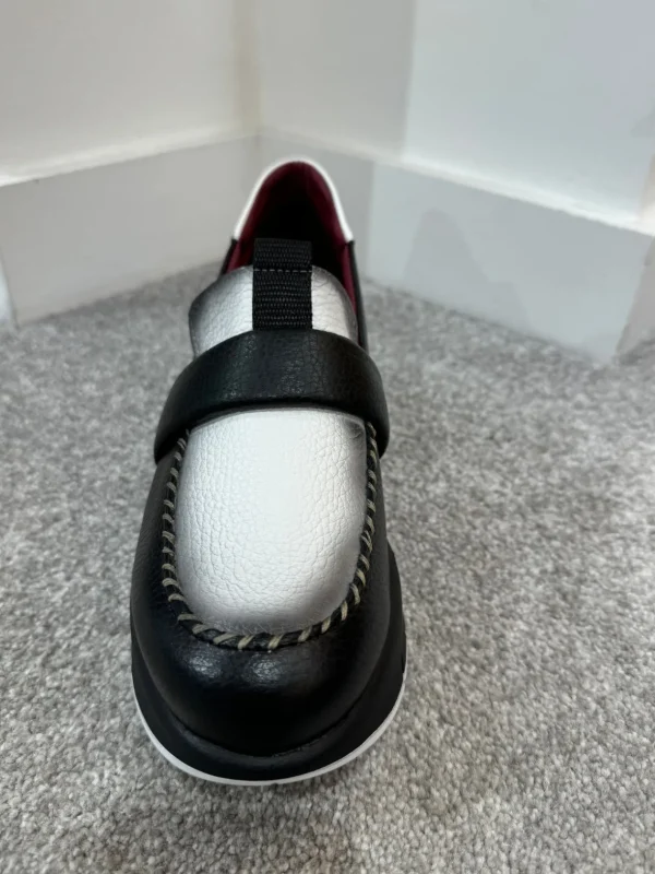 JOSE SAENZ Ice White & Black Loafers