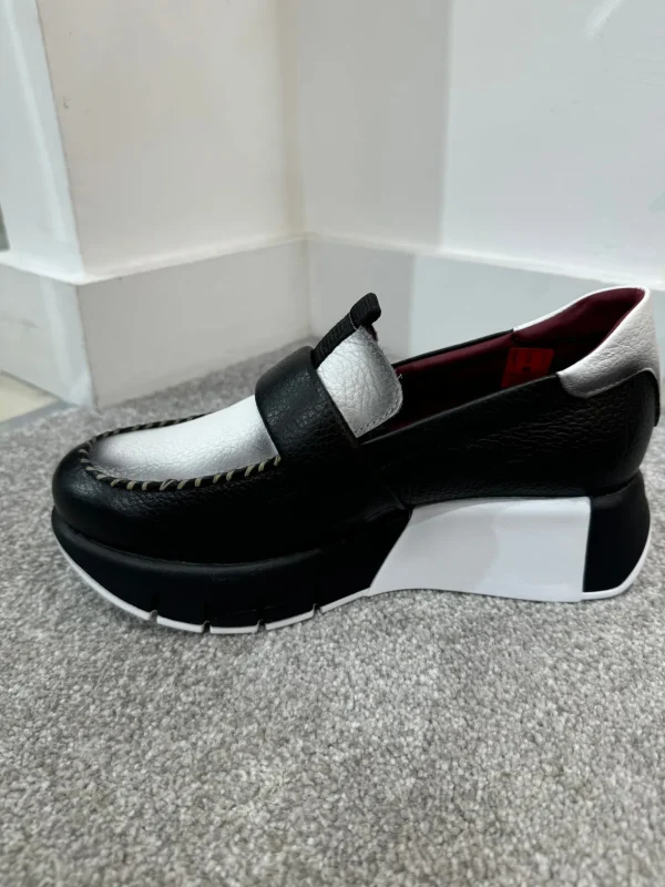 JOSE SAENZ Ice White & Black Loafers