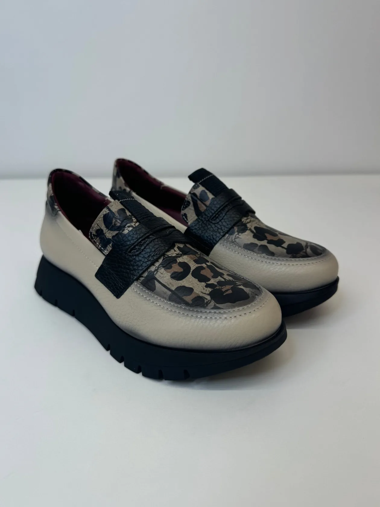 jose_saenz_leopard_print__1.webp JOSE SAENZ Leopard Print & Cream Loafers