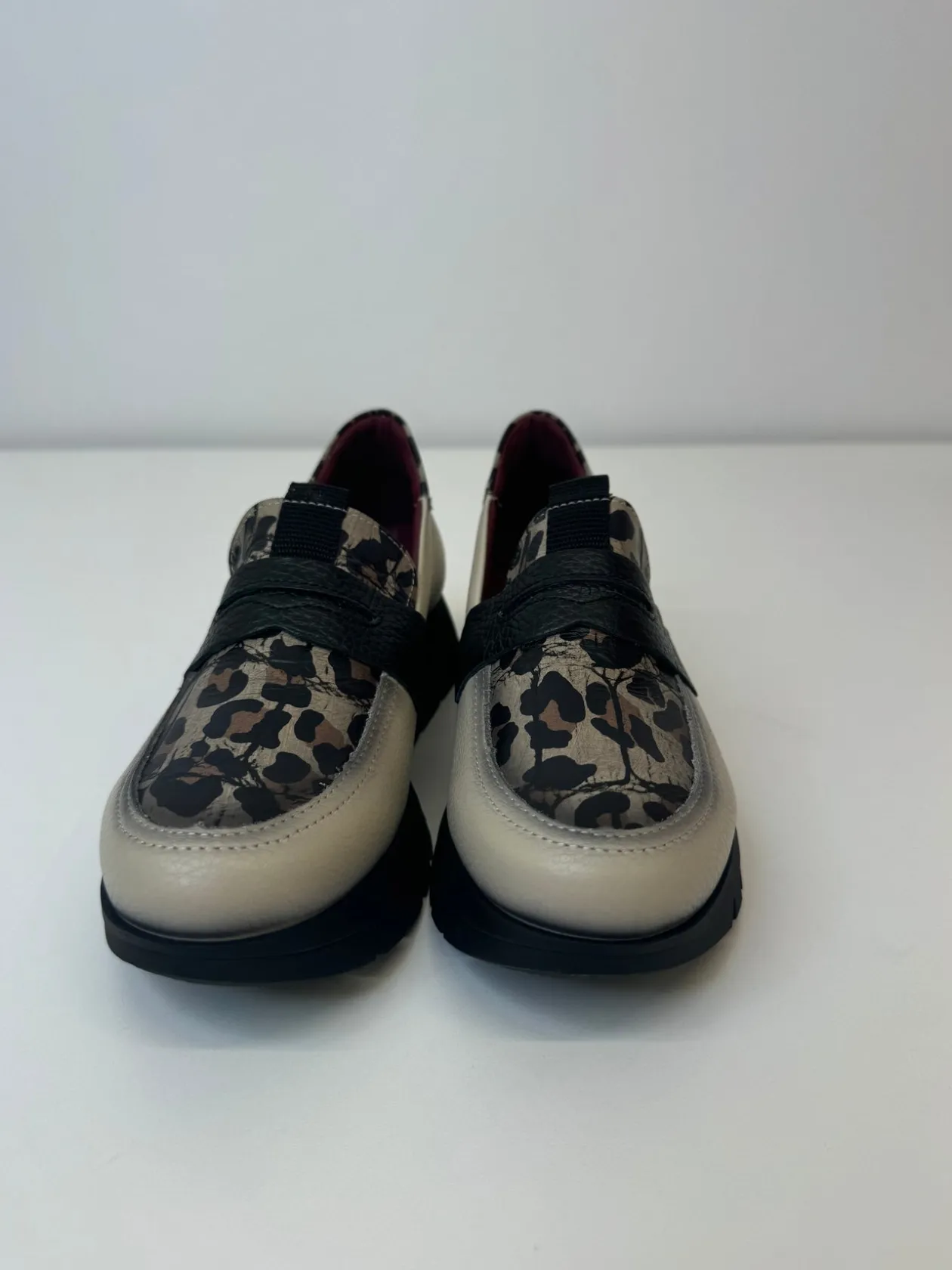 jose_saenz_leopard_print__2.webp JOSE SAENZ Leopard Print & Cream Loafers