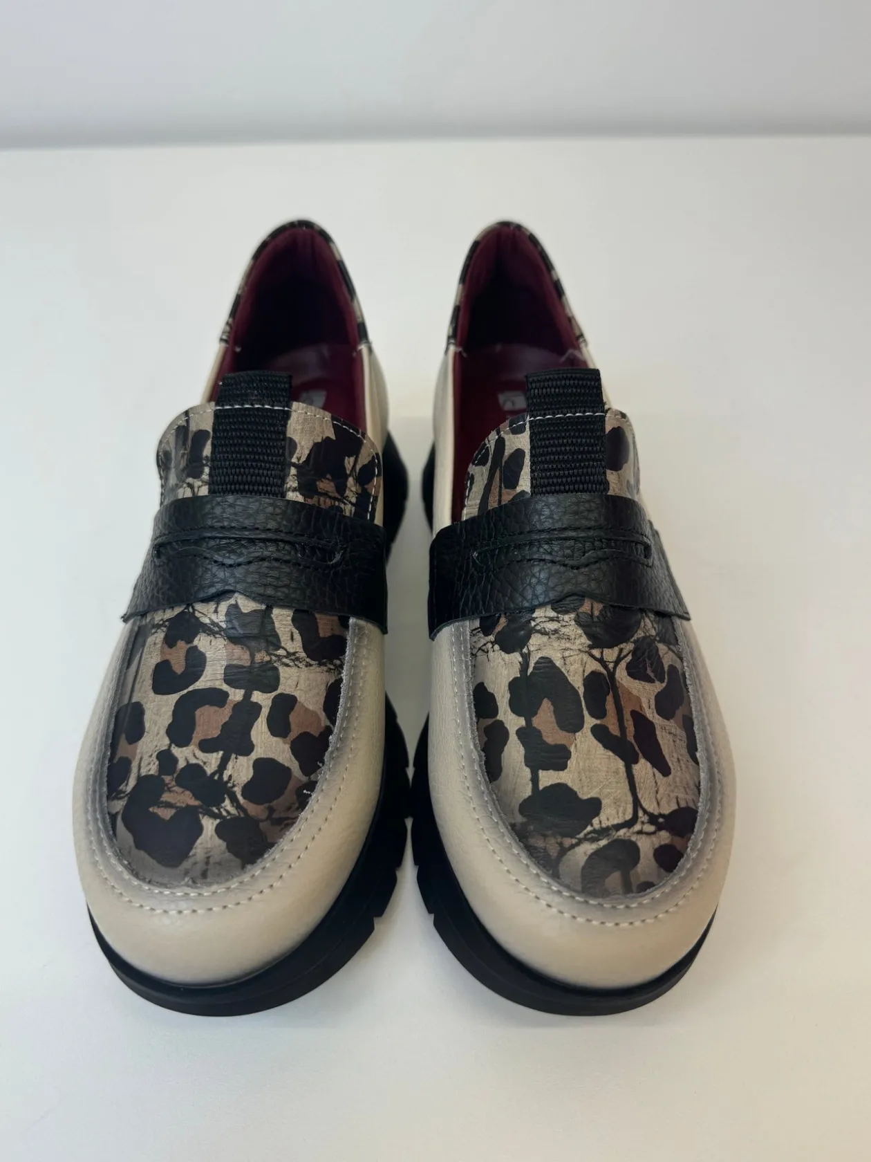 jose_saenz_leopard_print__3.webp JOSE SAENZ Leopard Print & Cream Loafers