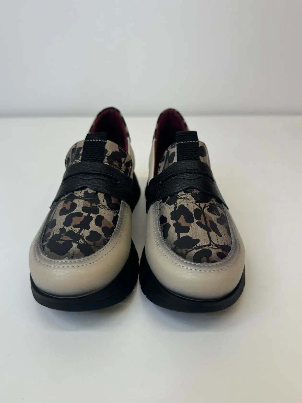 jose_saenz_leopard_print__4.webp JOSE SAENZ Leopard Print & Cream Loafers
