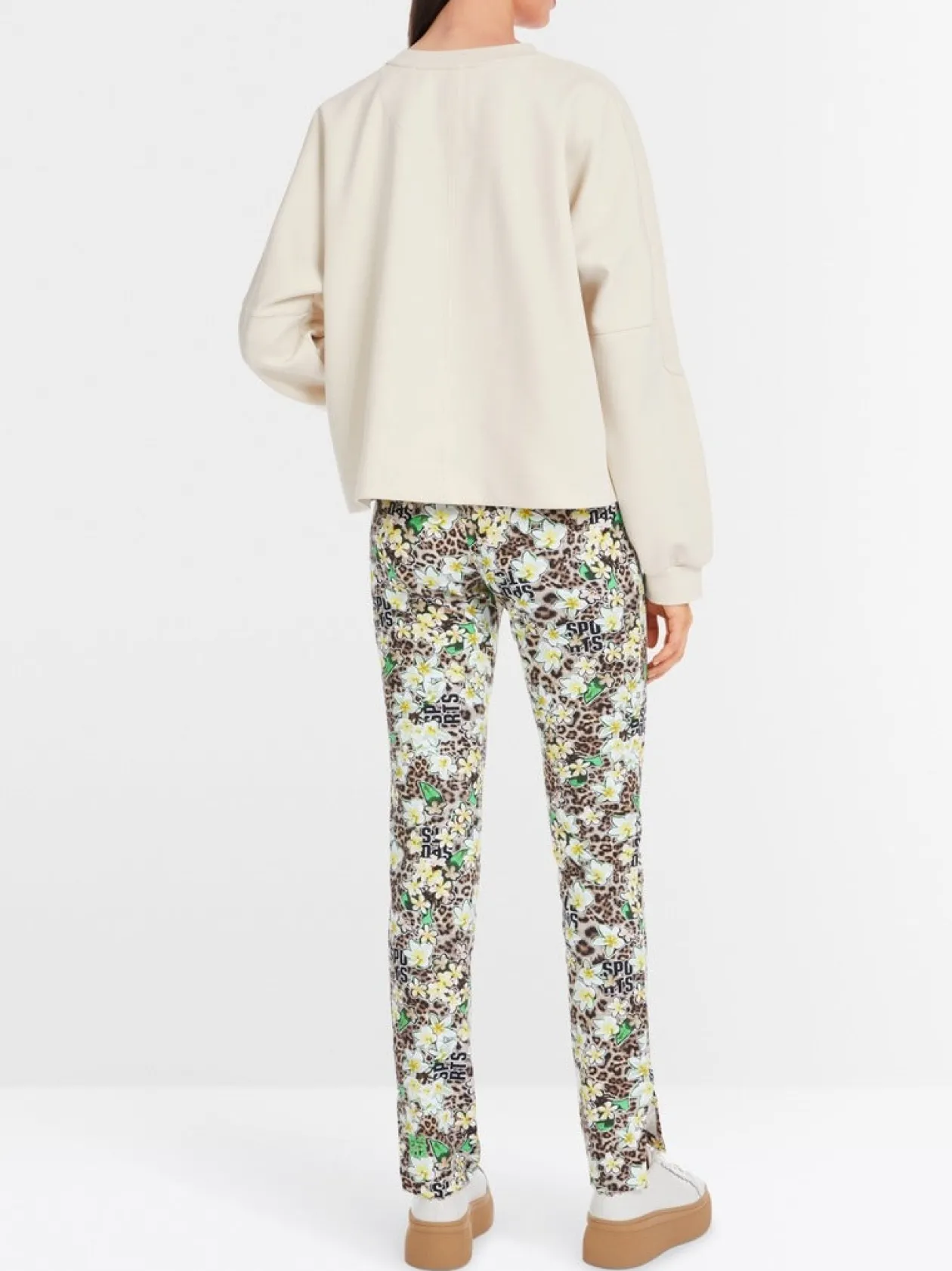 marc_cain_cream_sweater_2-1.webp MARC CAIN Cream Sweater