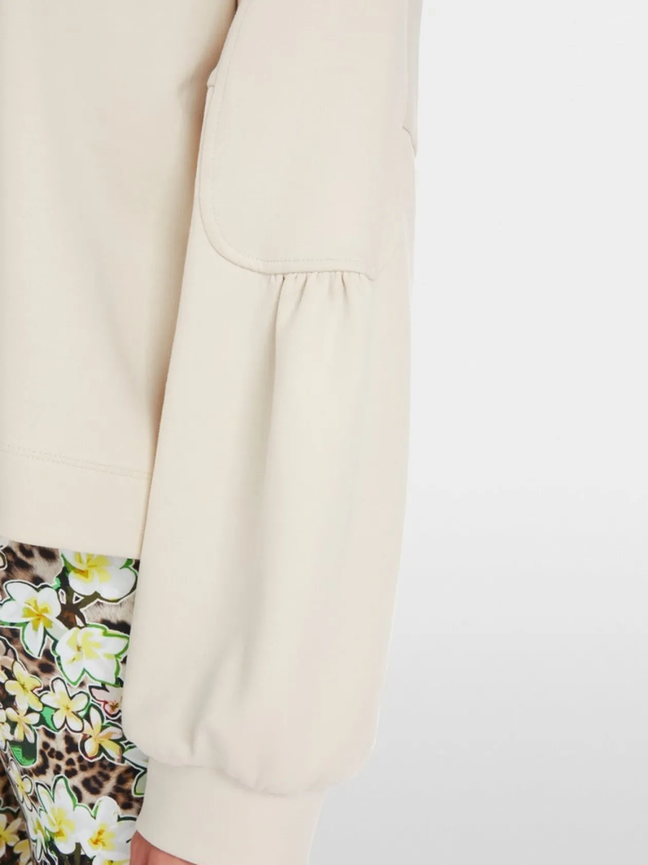 marc_cain_cream_sweater_3-1.webp MARC CAIN Cream Sweater