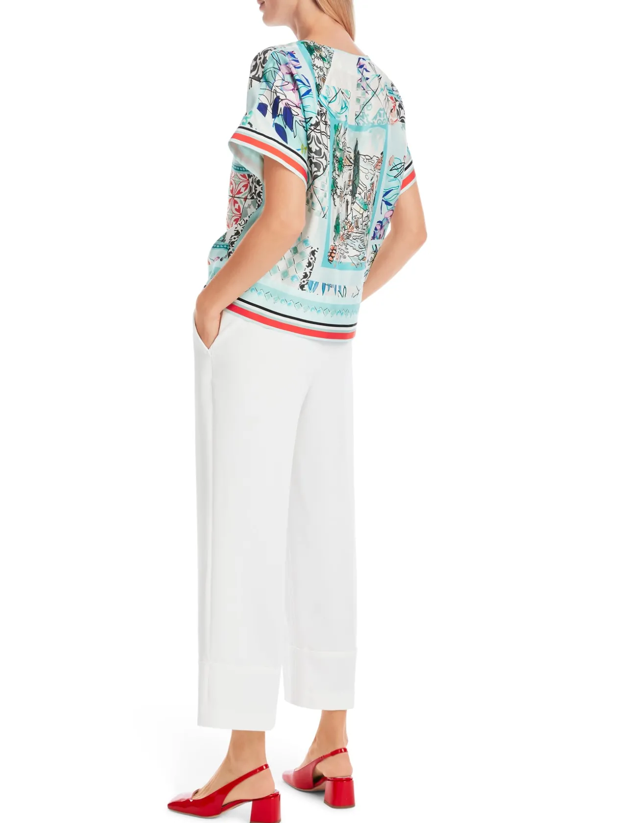 marc_cain_leaf_printed_bl_1.webp MARC CAIN Leaf Printed Blouse