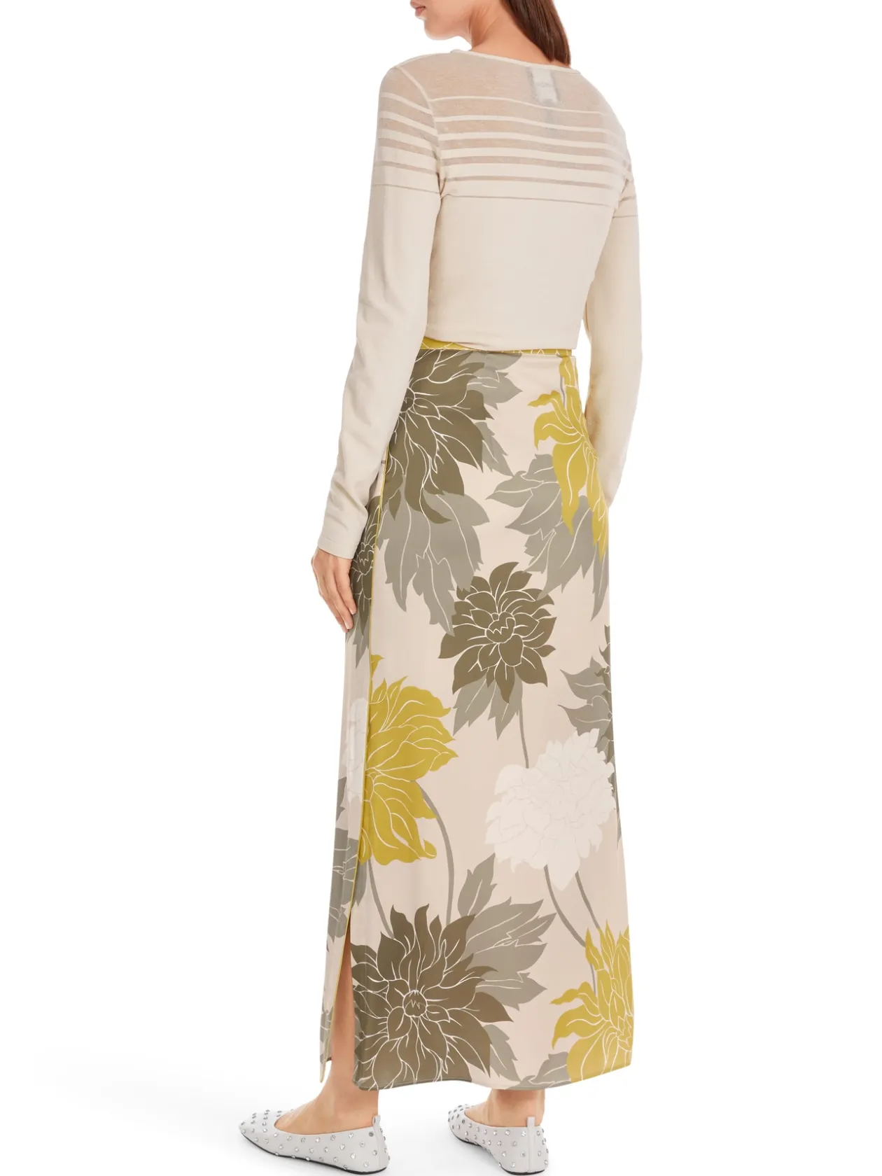 marc_cain_shiny_silk_flor_3.webp MARC CAIN Shiny Silk Floral Skirt