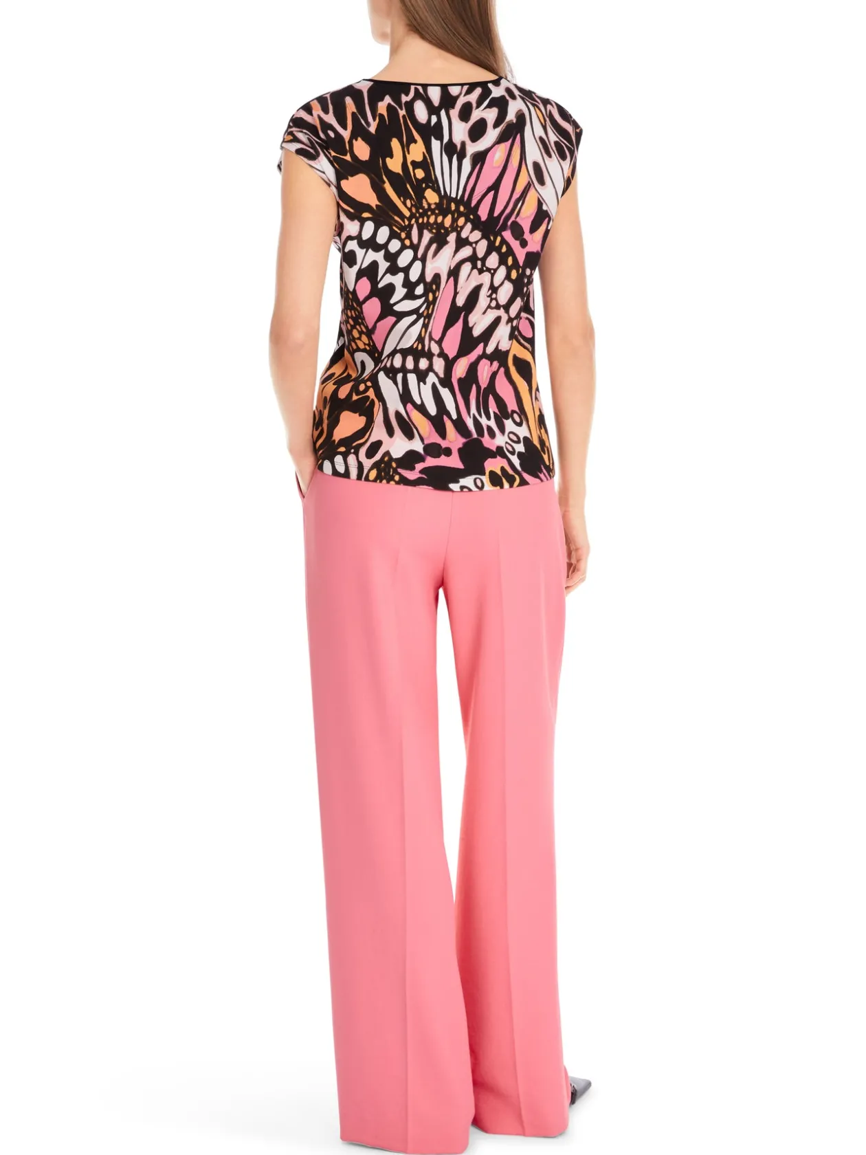 marc_cain_tshirt_with_a_b_4.webp MARC CAIN t-Shirt With A Butterfly Pattern all over