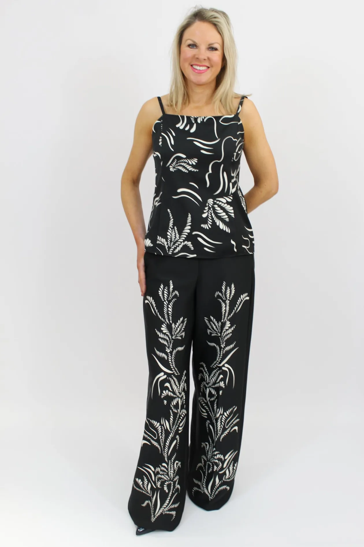 marella_black_amp_white_t_0-1.webp MARELLA Black & White Top