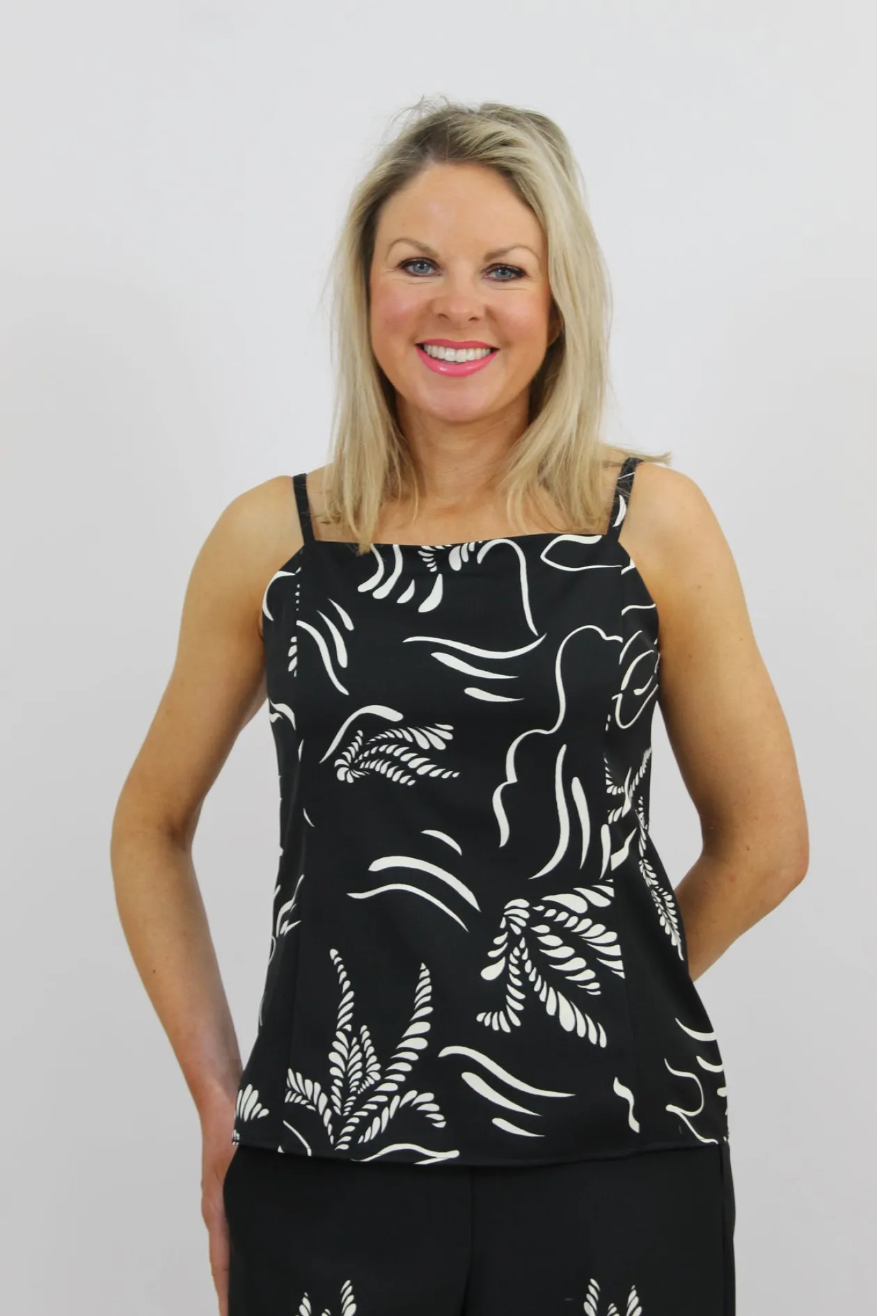marella_black_amp_white_t_1-1.webp MARELLA Black & White Top