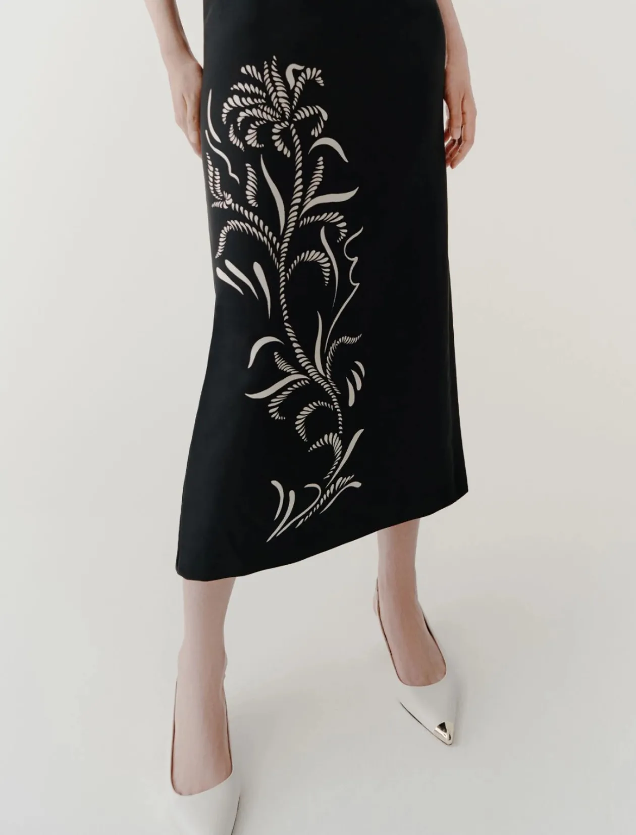 marella_black_satin_sheat_2.webp MARELLA Black Satin Sheath Dress