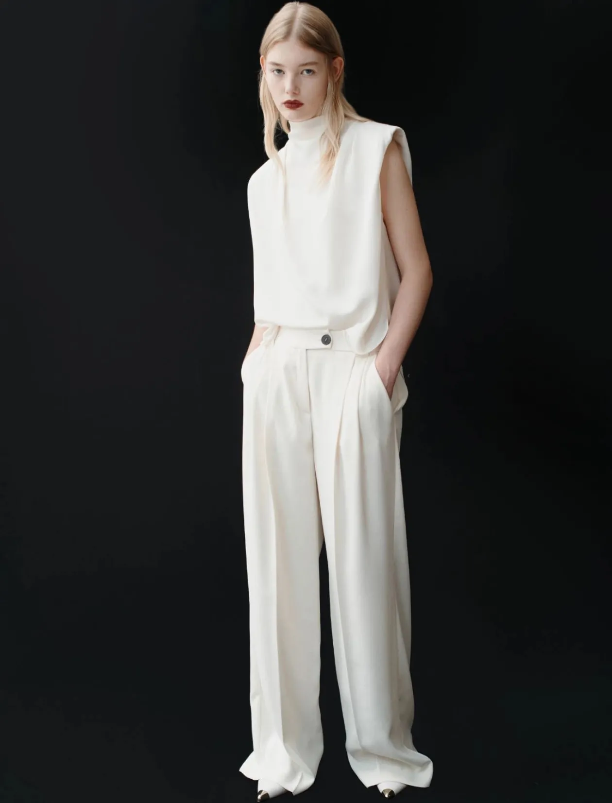 marella_sleeveless_satin__0.webp MARELLA Sleeveless Satin Blouse